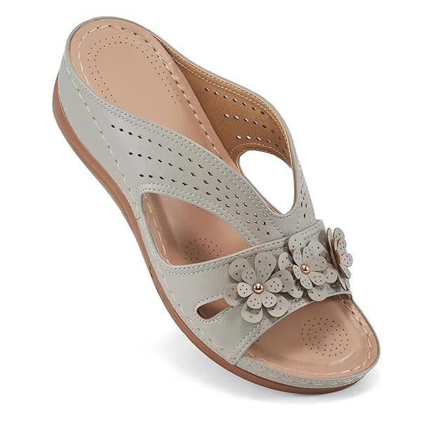 Wedge-heeled Thick-soled Hollow Rivet Flower Slippers
